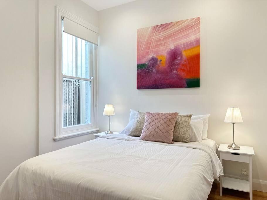 Cbd Newly Renovated Large Terrace Holiday home *