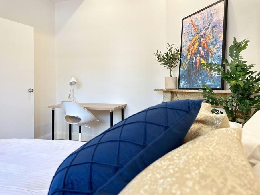 Cbd Newly Renovated Large Terrace Holiday home